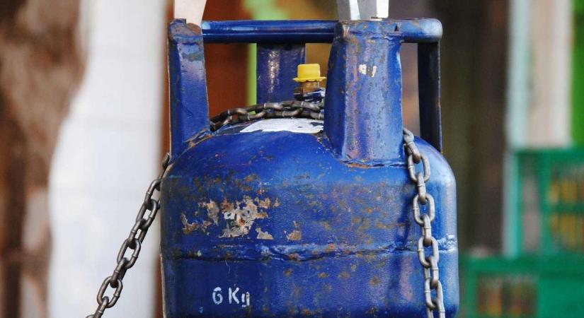 Felrobbant egy gázpalack egy székelyudvarhelyi tömbházlakás erkélyén