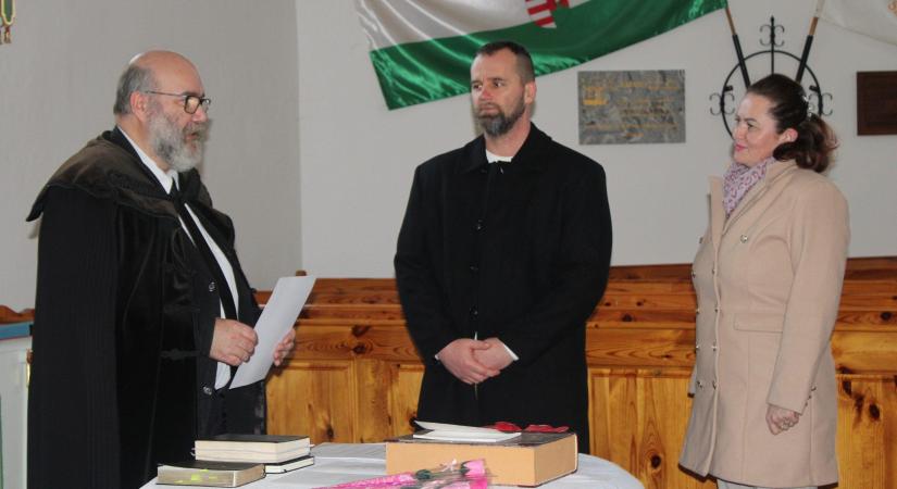 Generációkon átívelő hűség – jubiláló házaspárokat köszöntöttek Apácaszakállason