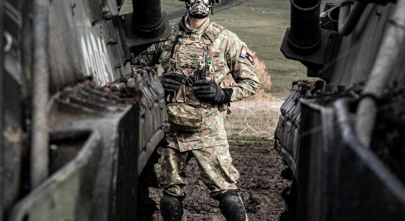 Védelmi miniszter: a NATO-erőforrásokat egyenlően kell elosztani a keleti tengelyen