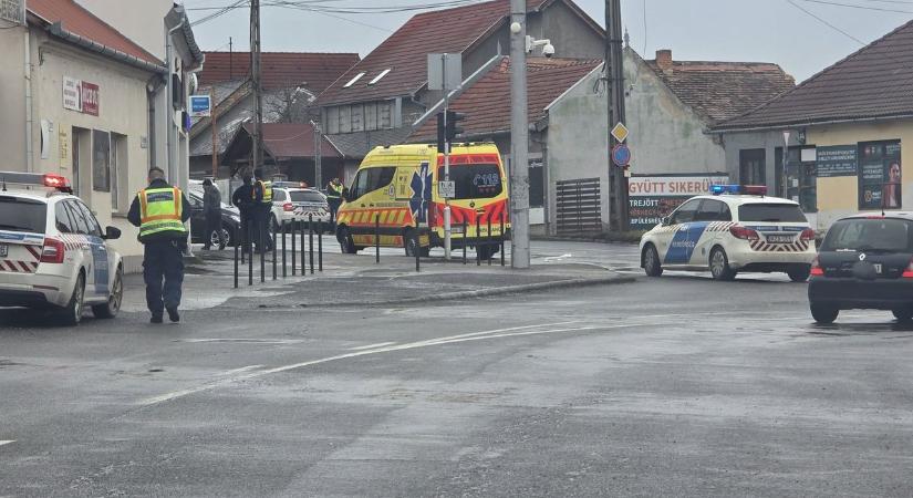 Késelés és balhé Pécsen: két embert már előállítottak, ketten még szökésben vannak