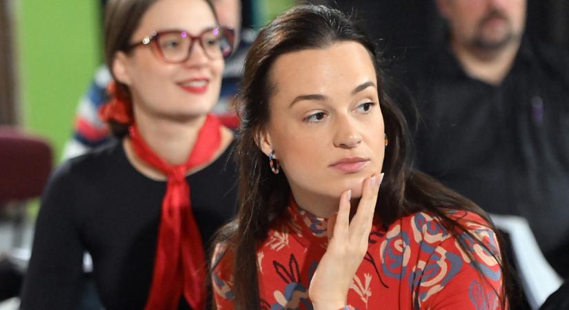 „A játék az életem” – Gubik Petra a debreceni Hegedűs a háztetőn előadásban