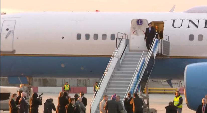 Így érkezett meg Budapestre az amerikai külügyminiszter (VIDEÓ)