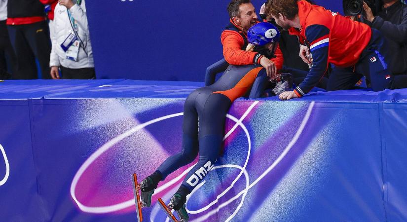 Beugrott a nézőtérről a férfi a pályára, a téli olimpia legkeményebb videója felrobbantotta az internetet