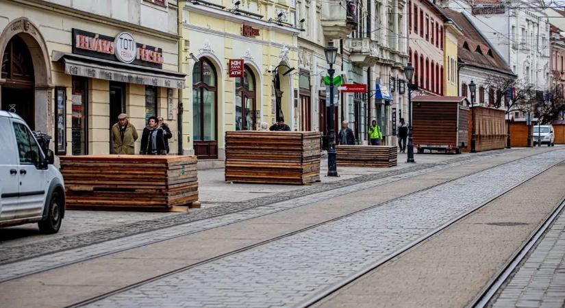 Bolti lopás fényes nappal: gyerek tolvajbanda akciózott a belvárosban