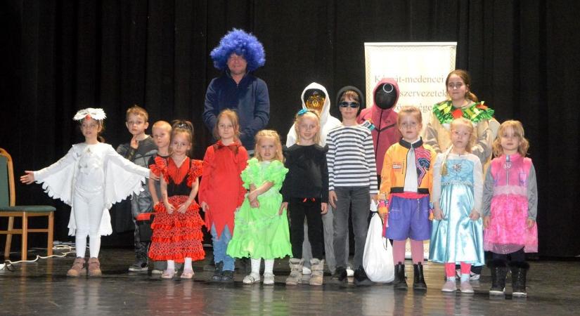 Farsangi vigadalmak a nagycsaládosoknak