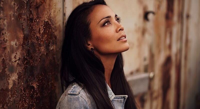 Sarah egyszerűen szép, mi pedig egyszerűen odavagyunk érte