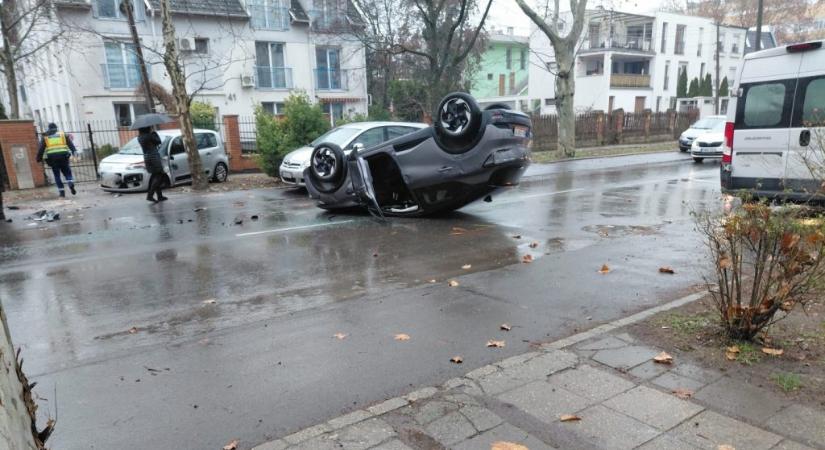 Rosszul lett vezetés közben és karambolozott a Szegedhez visszatérő kéziedző