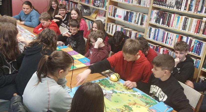 Könyvtárbarát óvodákat és iskolákat keresnek Szolnokon