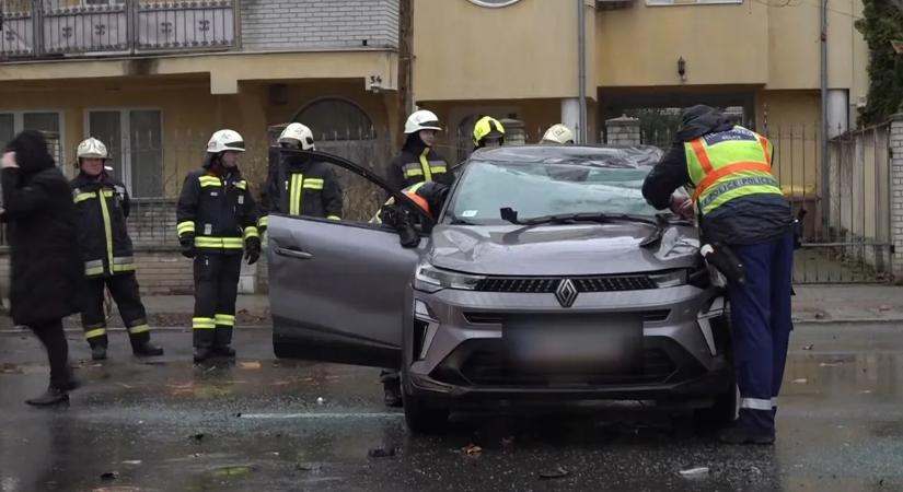 Vezetés közben rosszul lett, balesetet szenvedett a Szeged legendás kéziedzője