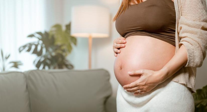 10 évvel férje halála után vált édesanyává a 49 éves színésznő