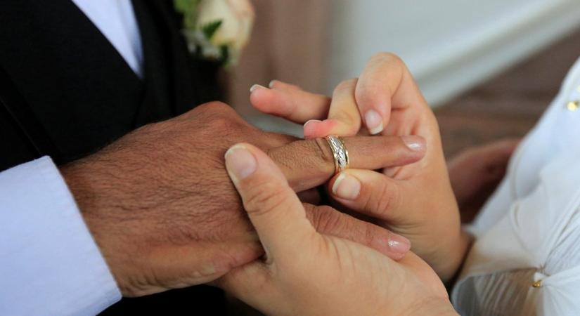 Rekordot döntött a házasságkötések száma az idei Valentin-napon