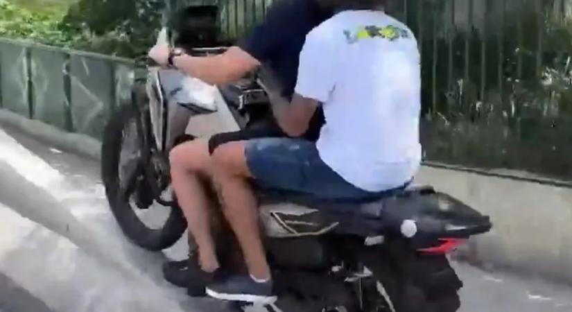 Amit ez a motoros tud, arra kevesen képesek a világon – videó