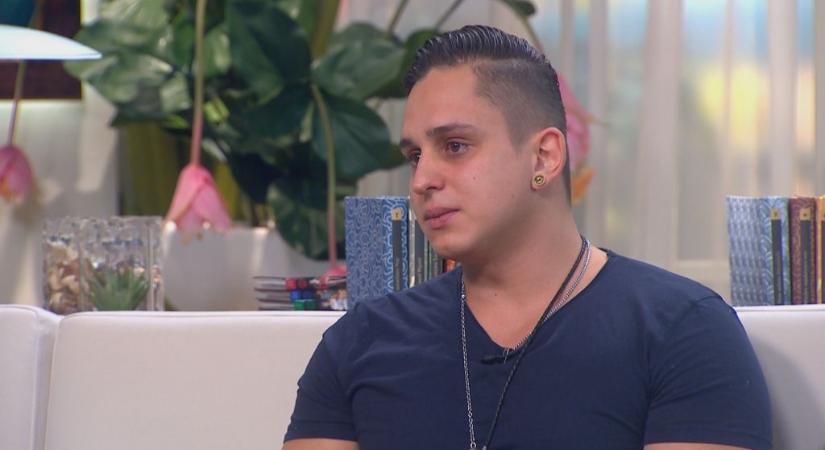 Remegve ereszkedett térdre Aurelio, mindenkit megdöbbentett