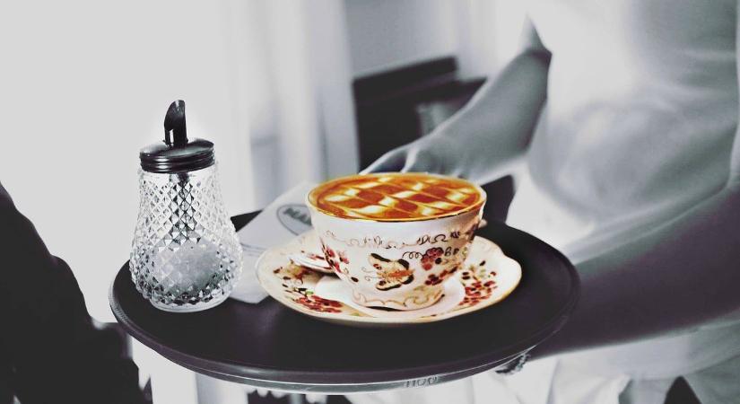 A felszolgálási díj új szabályai – példákkal