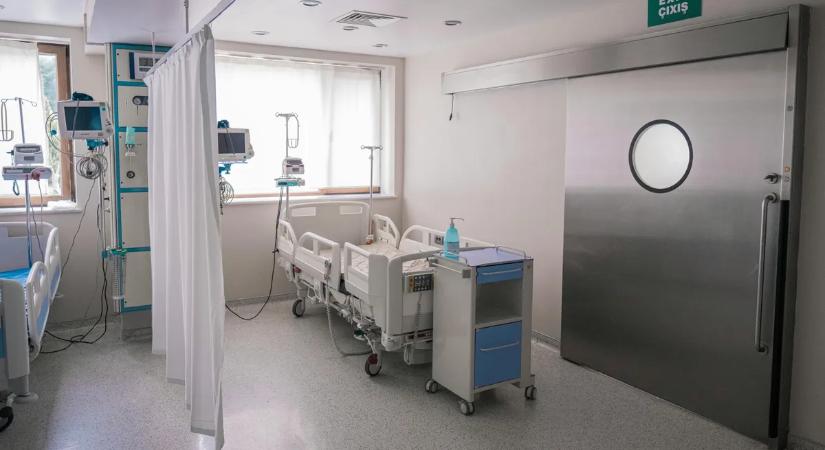 Az orvosok is elsápadtak, döbbenetes "vendég" jelent meg a klinikán