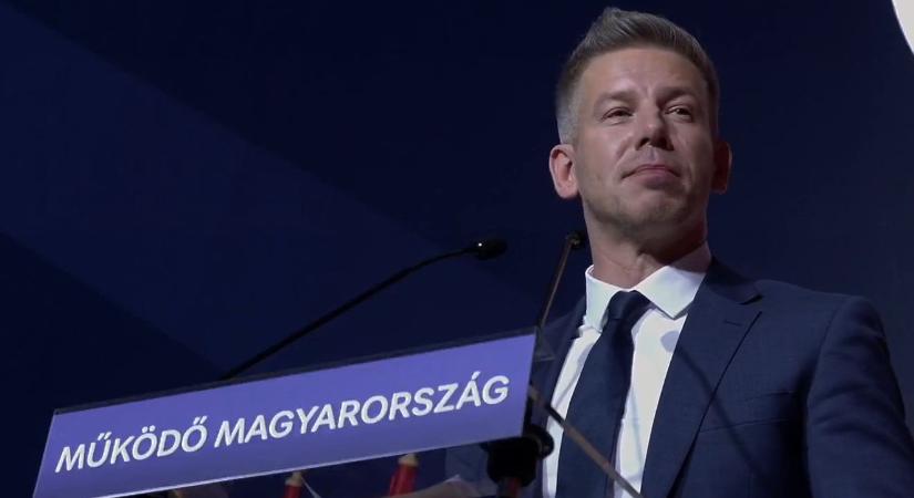 Tévesen terjesztik kormánypártiak, hogy Magyar Péter fia is Orbán Viktort hallgatta