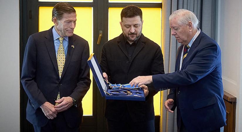 Kétfrontos harcot vív Európa