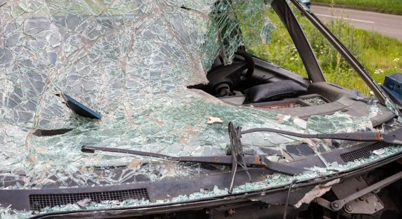 Karambollal kezdődött a hétfő Szolnokon