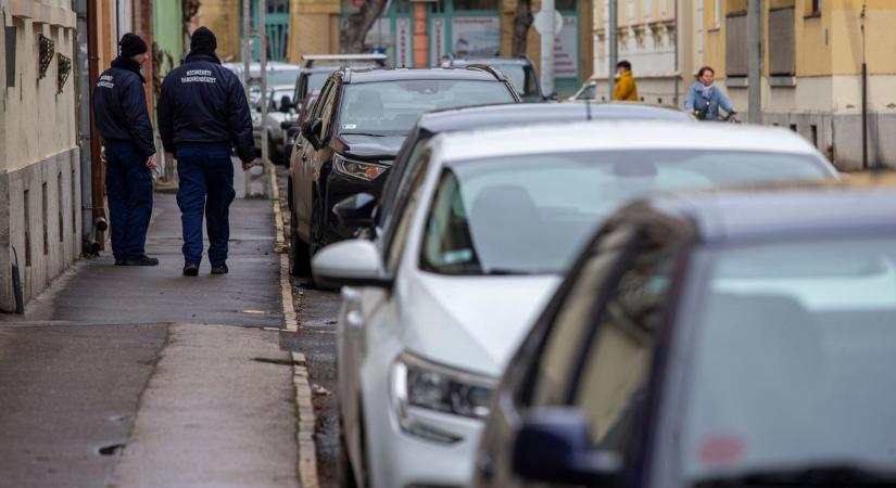 Így kompenzálják a parkolóbérleteseket Kecskeméten