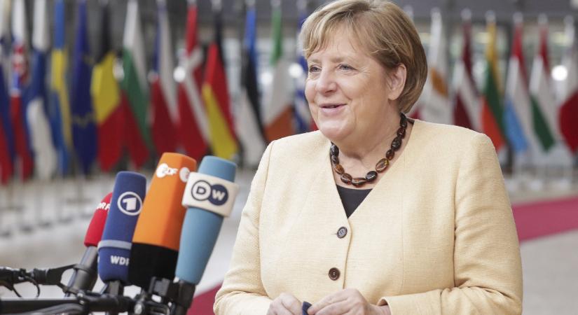 Prőhle Gergely: Angela Merkel nevének felmerülése jellemzi az ő és pártja abszurd helyzetét