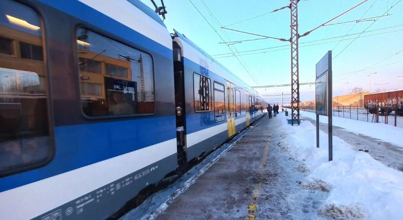 Pótlóbuszokat vetnek be a győri vasútvonalon, így alakul a menetrend