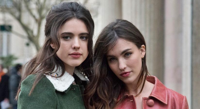 Kitalálod, hogy kinek a lánya ez a két gyönyörű lány? 66 éves anyukájuk egykor Hollywood legnagyobb sztárja volt