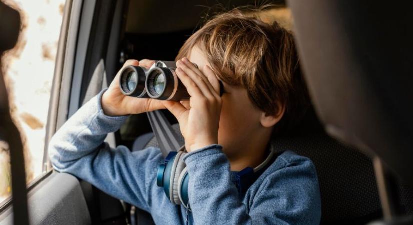 Autóban rekedt két gyerek Hajdúnánáson