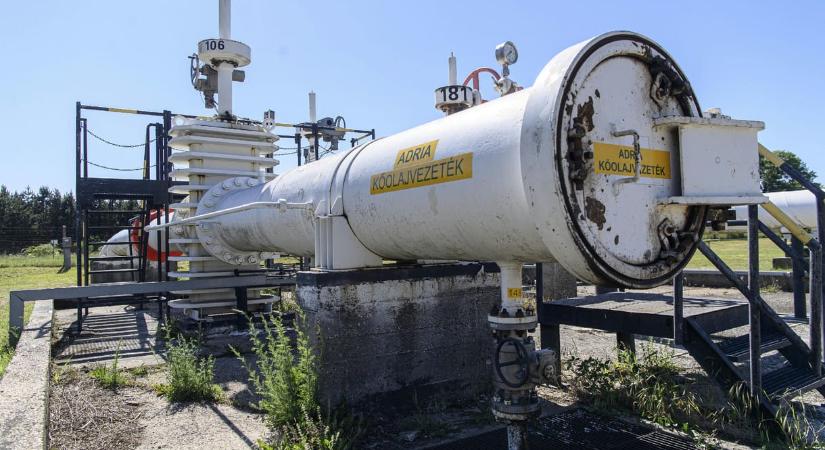 Szijjártó a horvátoktól követeli, hogy orosz olaj folyhasson az Adria vezetéken