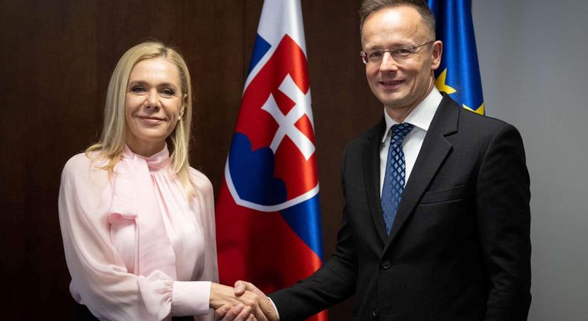 Szijjártó a horvátoktól kéri, hogy orosz olaj folyhasson az Adria vezetéken