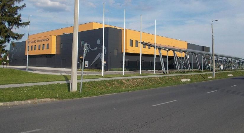 Nincs alku a parkolókról, elutasították a siófoki sportcsarnok tulajdonosának ajánlatát