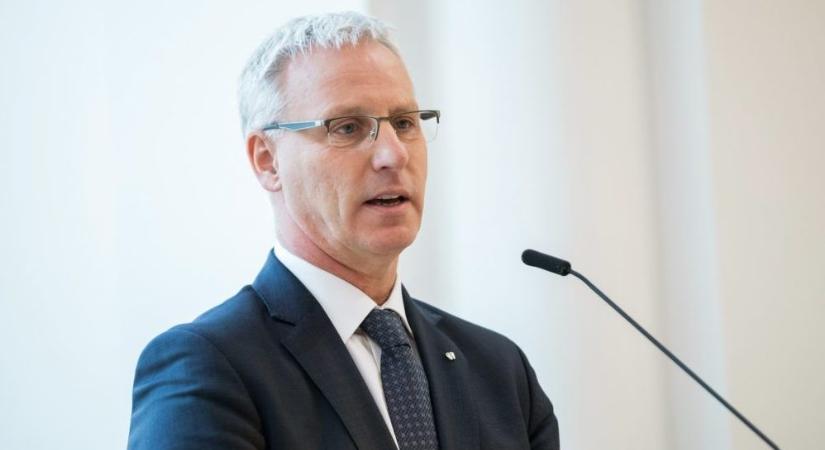 Soltész Miklós: az anyaország és a felvidéki magyarság egymásra találását jelképezik az intézményfelújítások