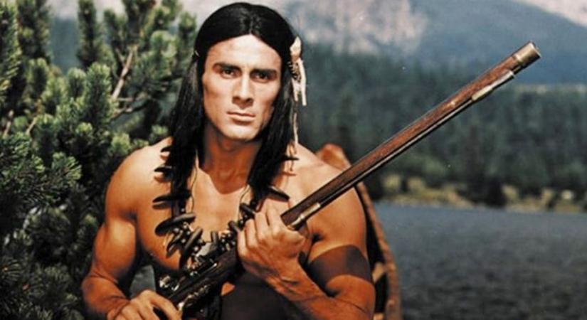 Gojko Mitic már 85 éves – Meglepődsz, hogy néz ki friss fotóin az indiánfilmek imádott színésze