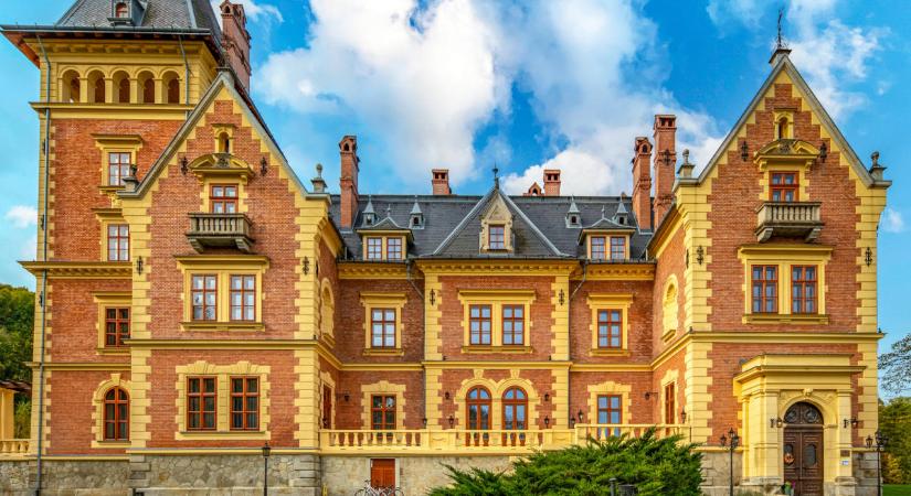 Romantikus időutazás a Kastélyhotel Sasvár Resortban: Tematikus hétvégi programok a Mátra szívében