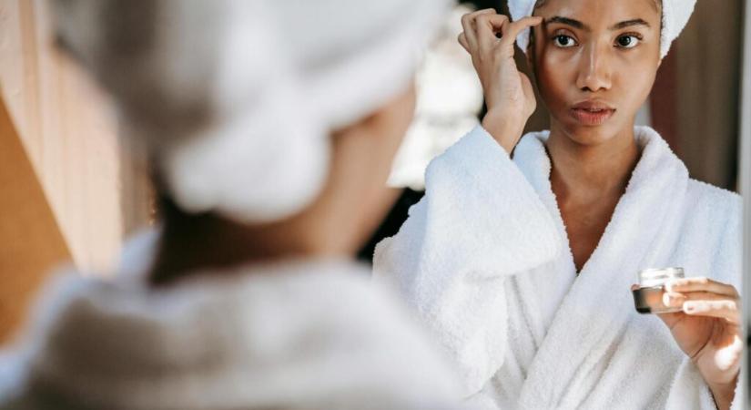 Mitől alakulnak ki a tág pórusok, és miért fontos a hidratálás?