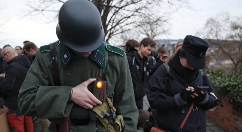 Idén sem zavarta semmi az SS-egyenruhások vonulását a kitörés túrán