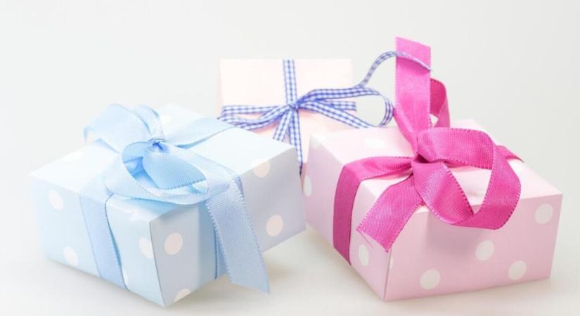 Egyedi ajándékötletek: miért lehet az egyedi póló a tökéletes választás?