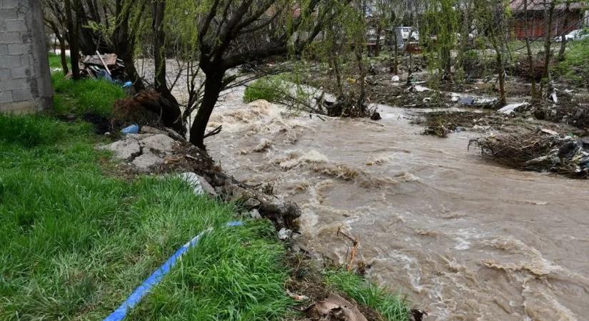 Árvíz és földcsuszamlások: rendkívüli helyzet Észak-Macedóniában