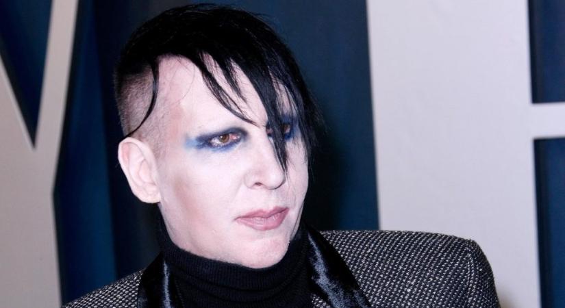 Zaklatási ügye miatt szerződést bontott Marilyn Mansonnal a lemezkiadója