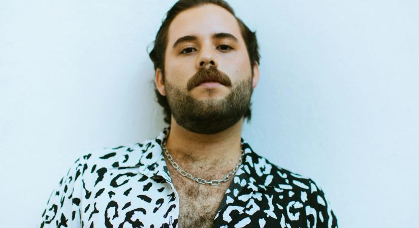 „Minden barátja meleg volt, akikkel online videójátékozott.” – Mikor kezdted el sejteni, hogy a pasid nem a nőkhöz vonzódik?