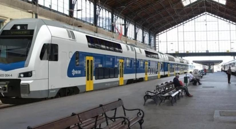 Összeomlott a MÁV: a szélvihar miatt több vasútvonal is járhatatlan