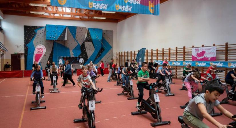 Ezren tekertek Edelényben