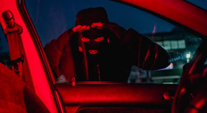 A károsulttal fizettetné az autótolvajok büntetését a rendőrség