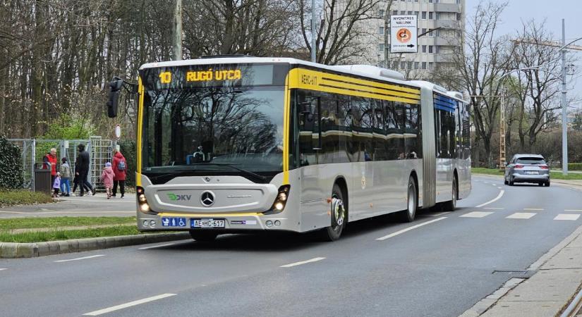 Végzős hallgatók fáklyás felvonulása lassíthatja a forgalmat Debrecenben