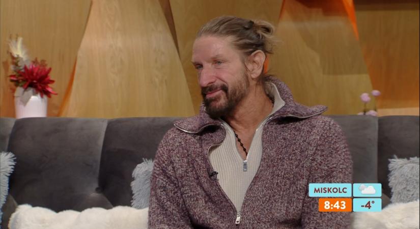 Pintér Tenya a lovak felkészítéséről: „Tízszer annyit kell időben befektetni, mint a kutya idomítására”