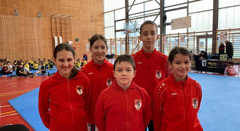 Magyar taekwondósok az M2-n