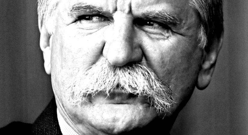 Kövér László 53 613 palacsintától megrészegülve: ‘…választhatunk a brüsszeli szárított tücsök és a magyar füstölt csülök között…’