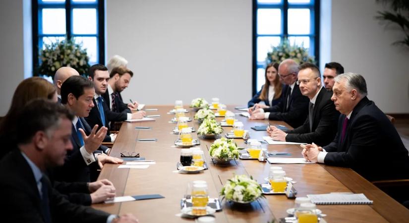 Az amerikai külügyminiszter Budapesten – Galéria