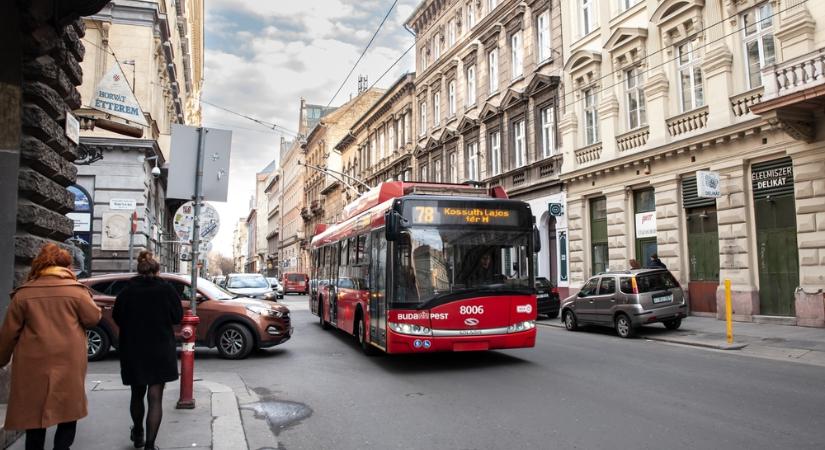 Botrány a BKK-n: fiatalra támadt, az ablakon át akart megszökni a bűnöző