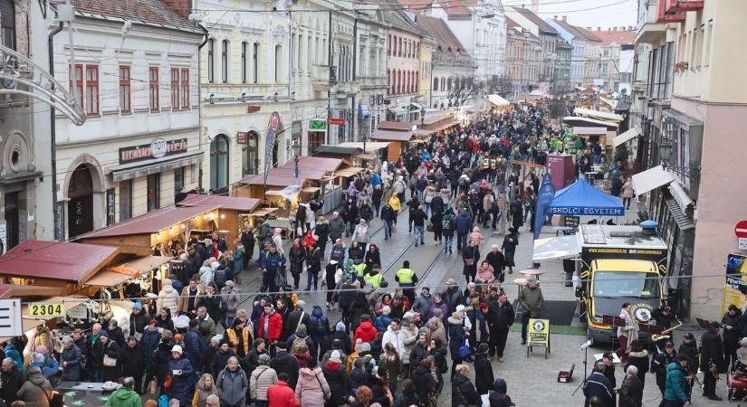 Kocsonyafesztivál és egy eltűnt lány esete – van itt még több is