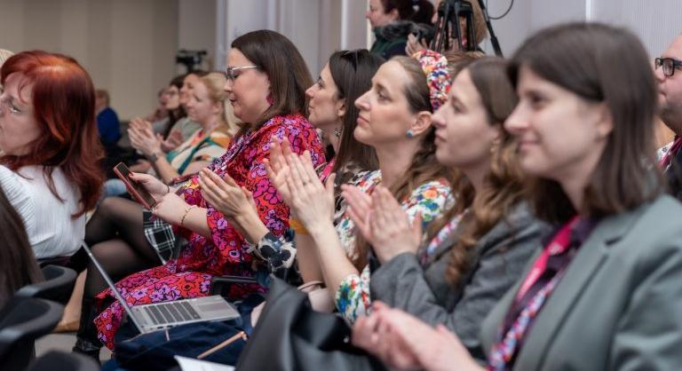 Valóban szabadon döntünk, vagy csak a túlélésre játszunk?